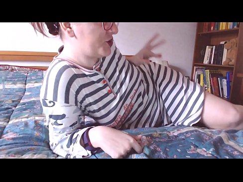 ❤️ هيءُ وڏو ڪارو ڪڪڙ پنهنجي وات ۾ وٺ، ننڍي ٻانهن تي sd.https-tubsexer.ru
