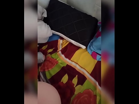 ❤️ منهنجي روم ميٽ گهر ۾ اڪيلي رهي ٿي ڇاڪاڻ ته هن جو مڙس موڪلن تي وڃي ٿو ۽ مان موقعو وٺان ٿو ته هن کي چوسان ۽ هن جي گدا کي کير سان ڀريان. تي sd.https-tubsexer.ru
